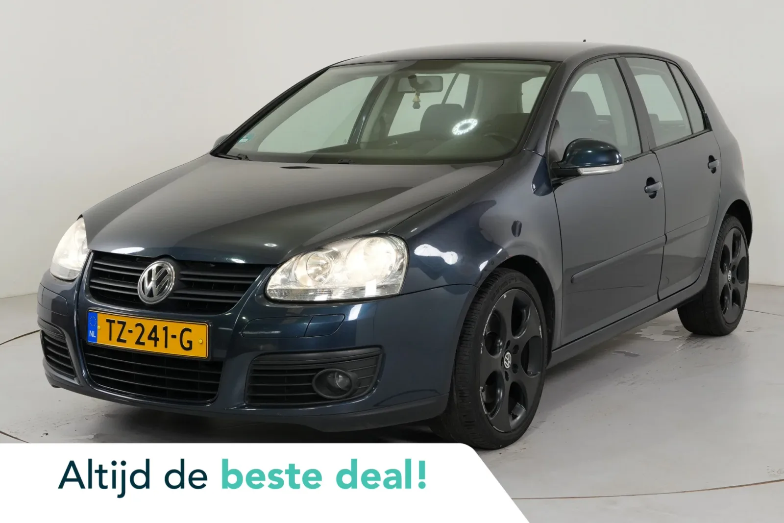 Volkswagen Golf (2024) — foto 1