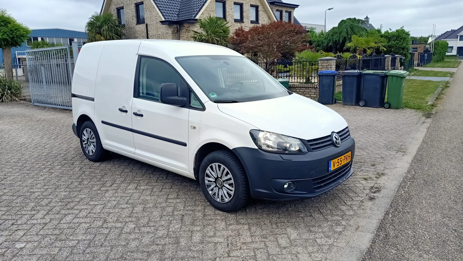 Volkswagen Caddy (2012) — foto 1