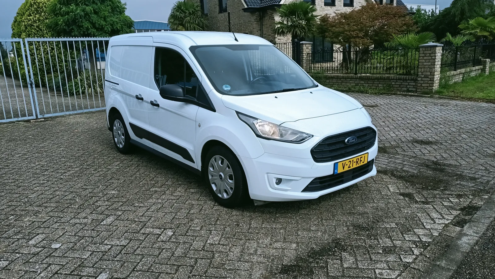 Ford Transit Connect (2019) — foto 1
