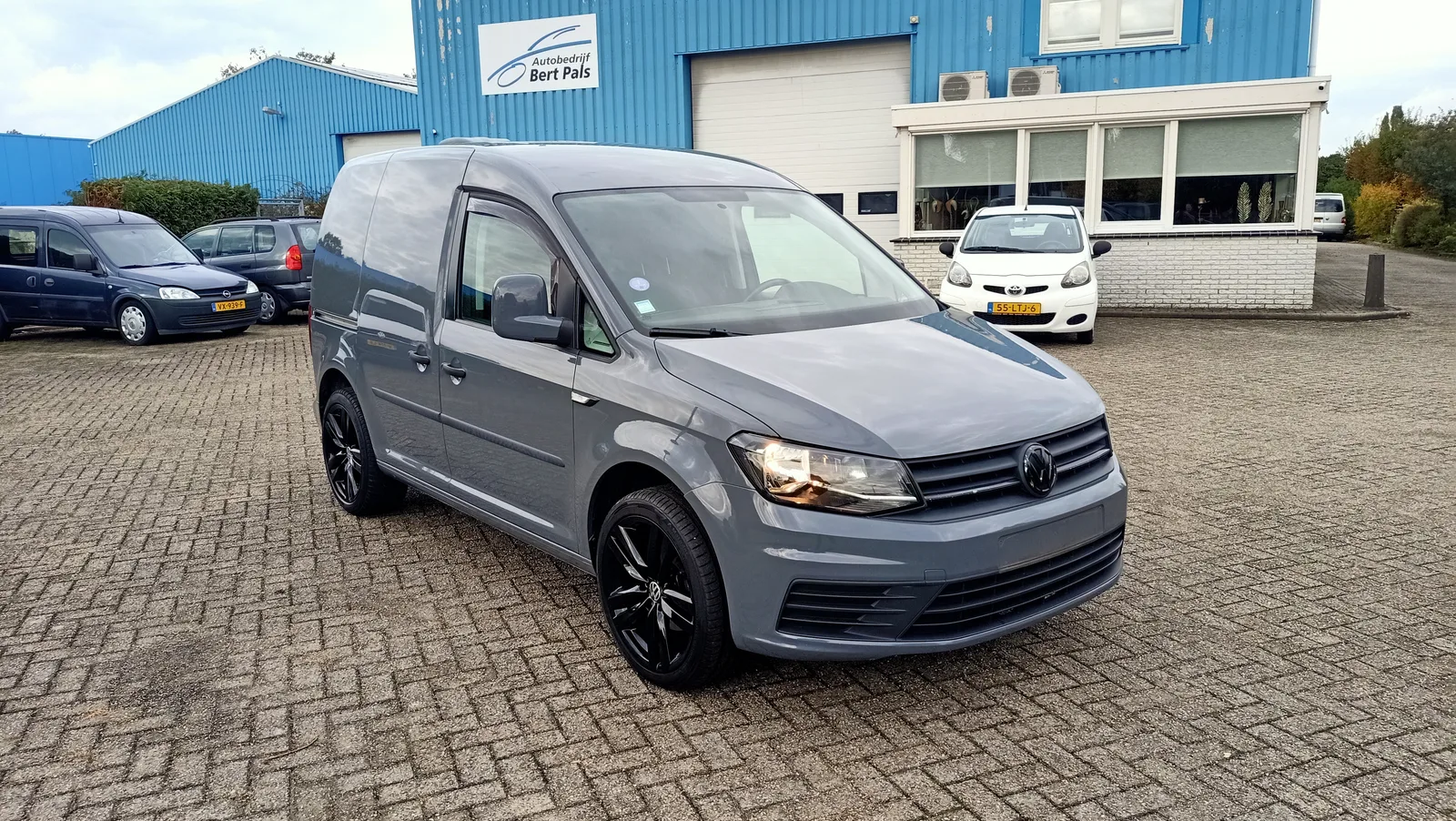Volkswagen Caddy (2015) — foto 1
