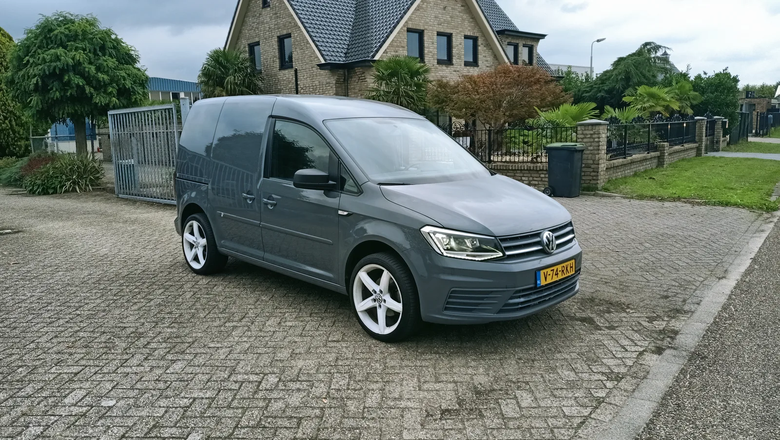 Volkswagen Caddy (2017) — foto 1