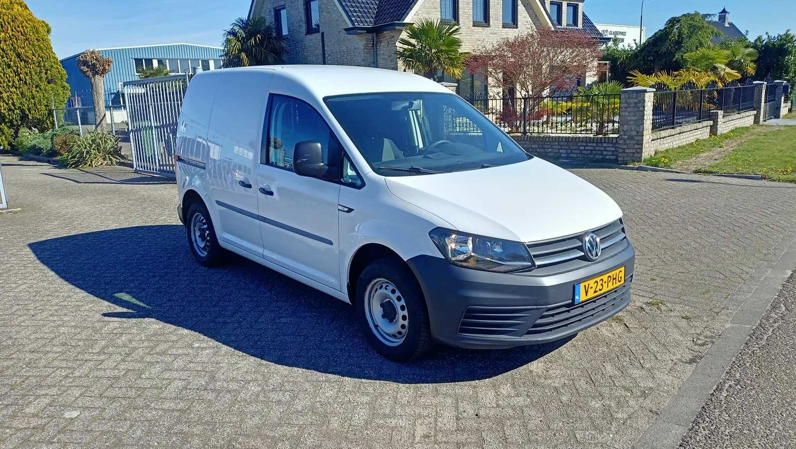 Volkswagen Caddy (2018) — foto 1
