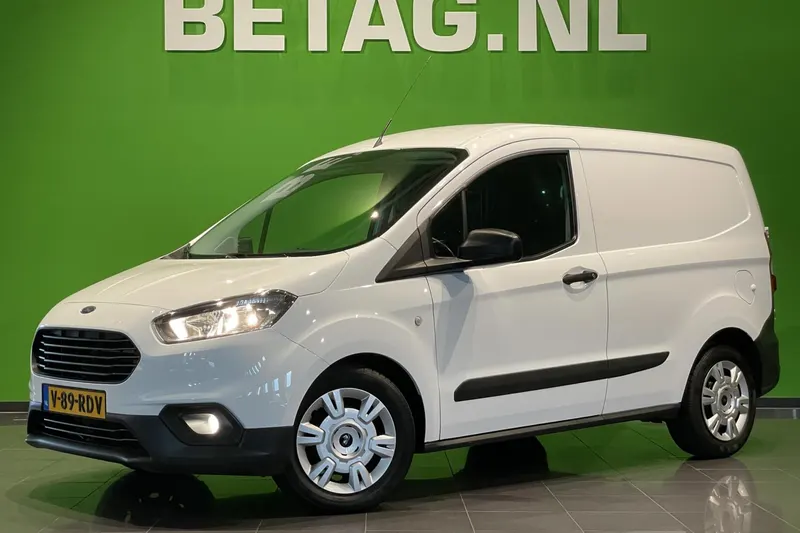 Ford Transit Courier (2021)