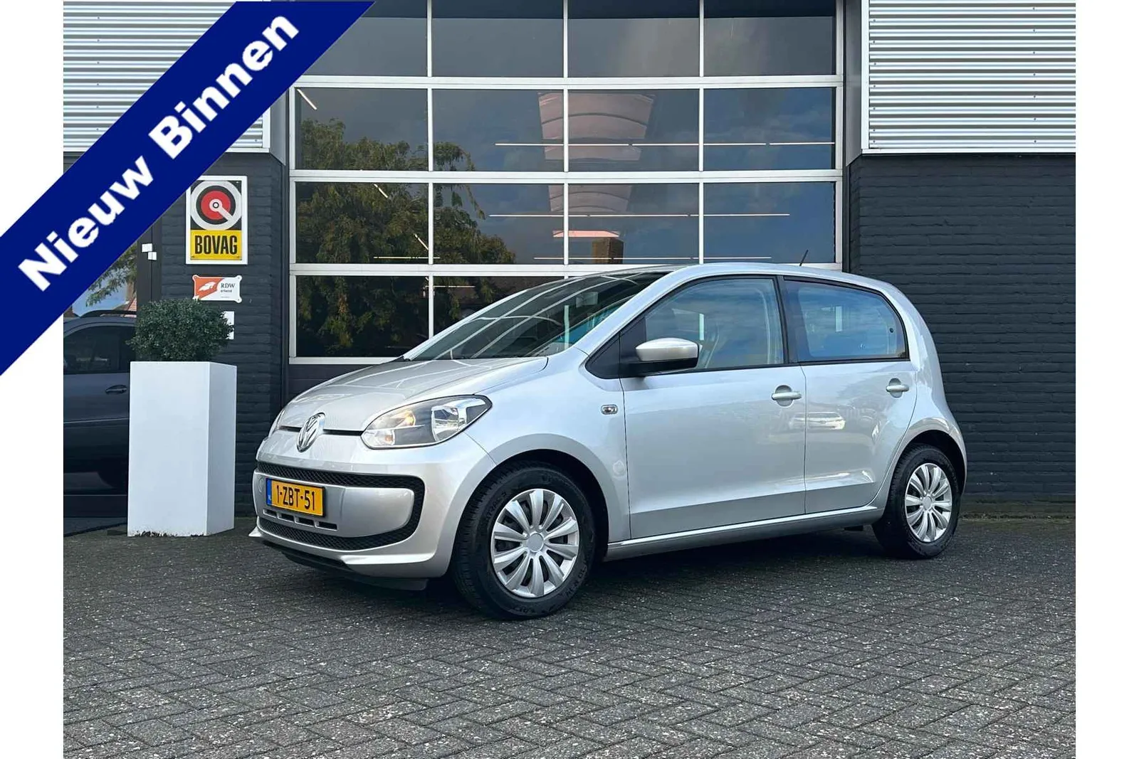 Volkswagen Up! (2014) — foto 1
