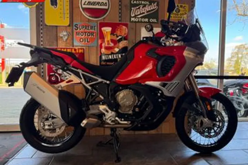 MV Agusta Enduro Veloce (2024)