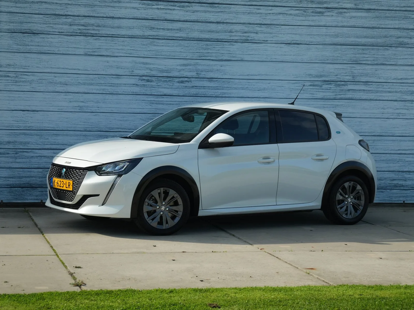 Peugeot e-208 (2020) — foto 1