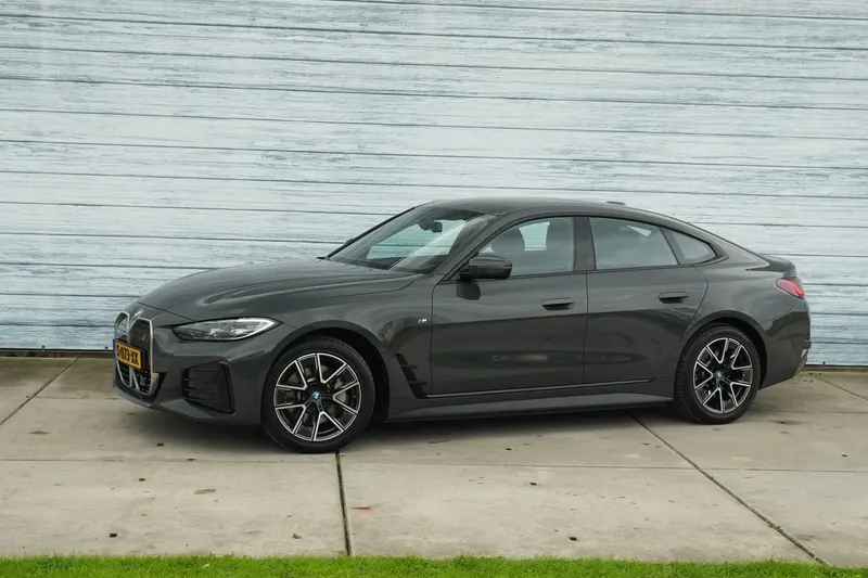BMW i4 (2023)