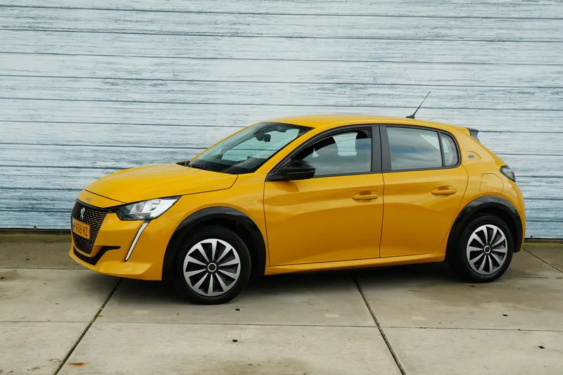 Peugeot e-208 (2022)