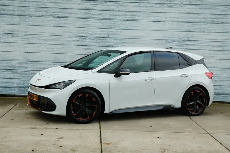 CUPRA Born (2021)