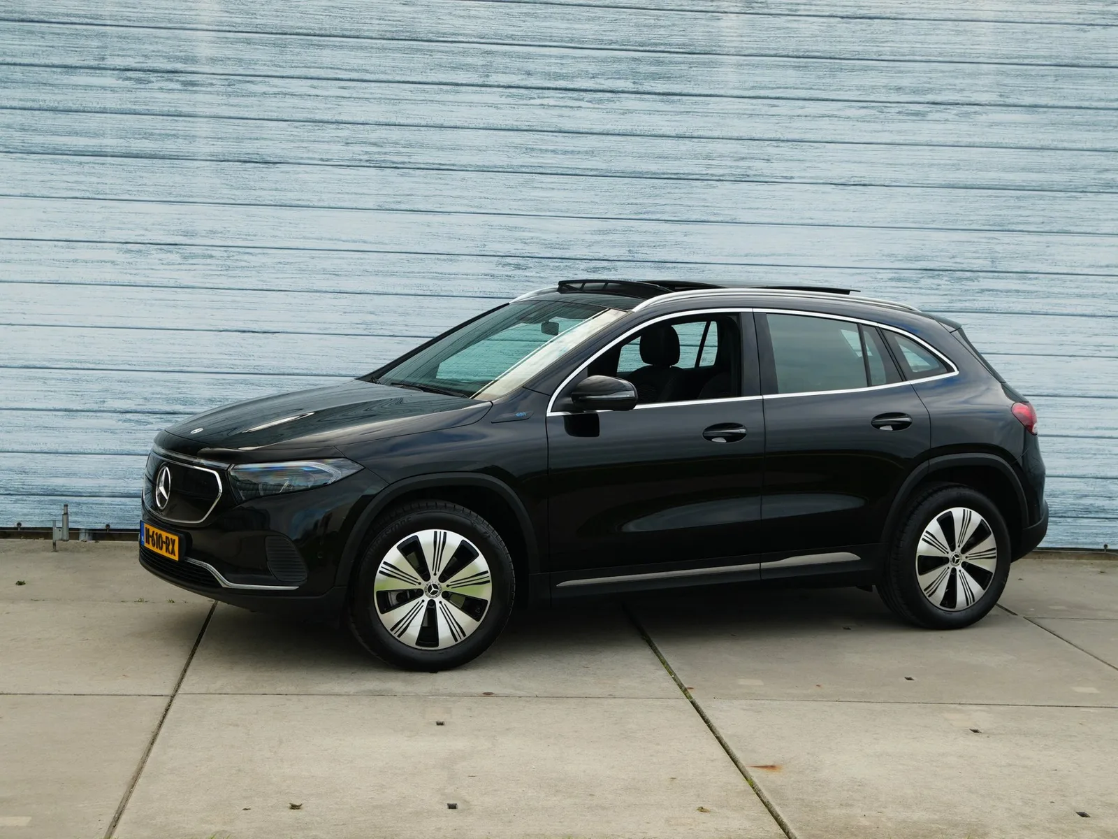 Mercedes-Benz EQA (2021) — foto 1