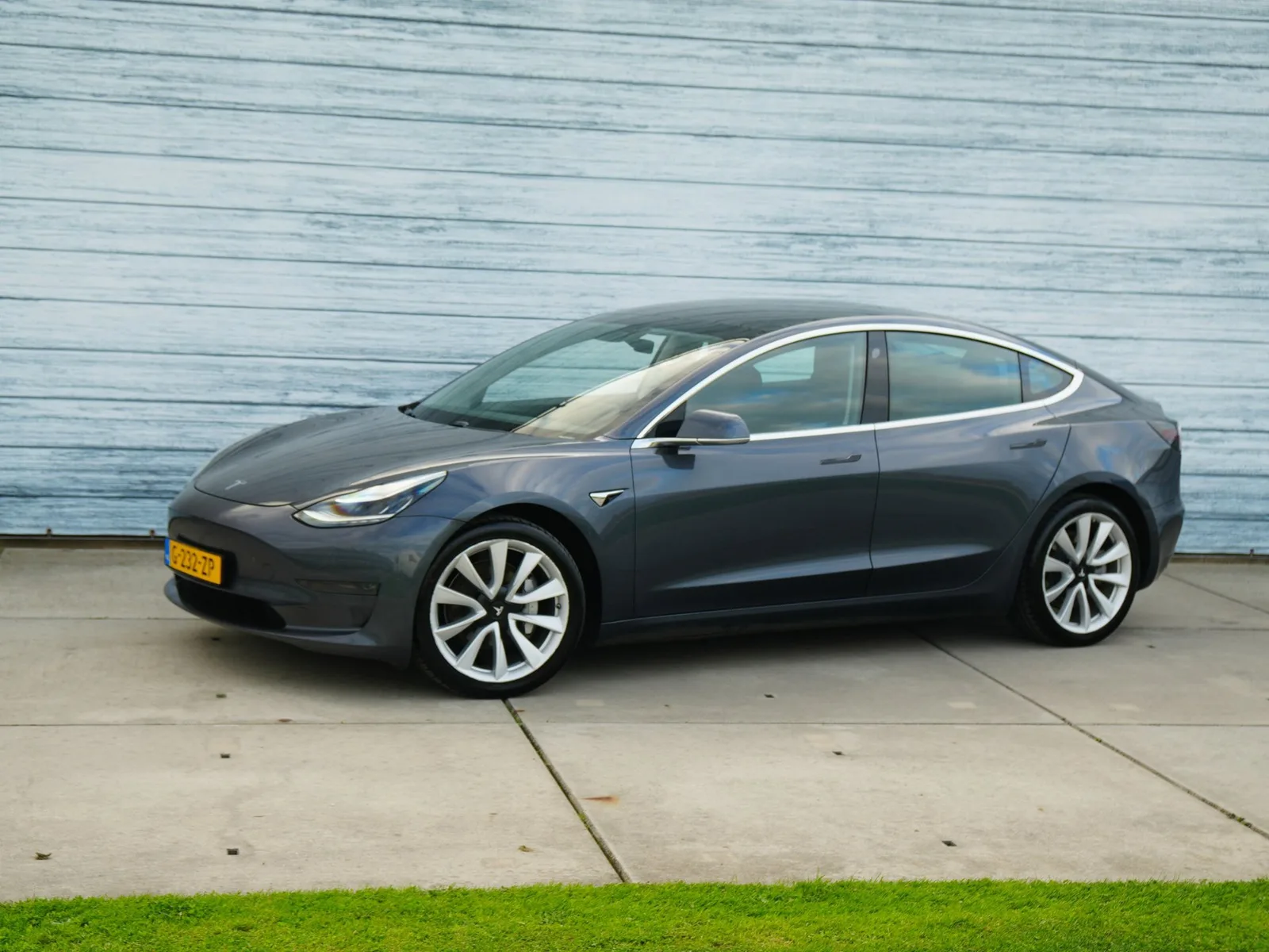 Tesla Model 3 (2019) — foto 1