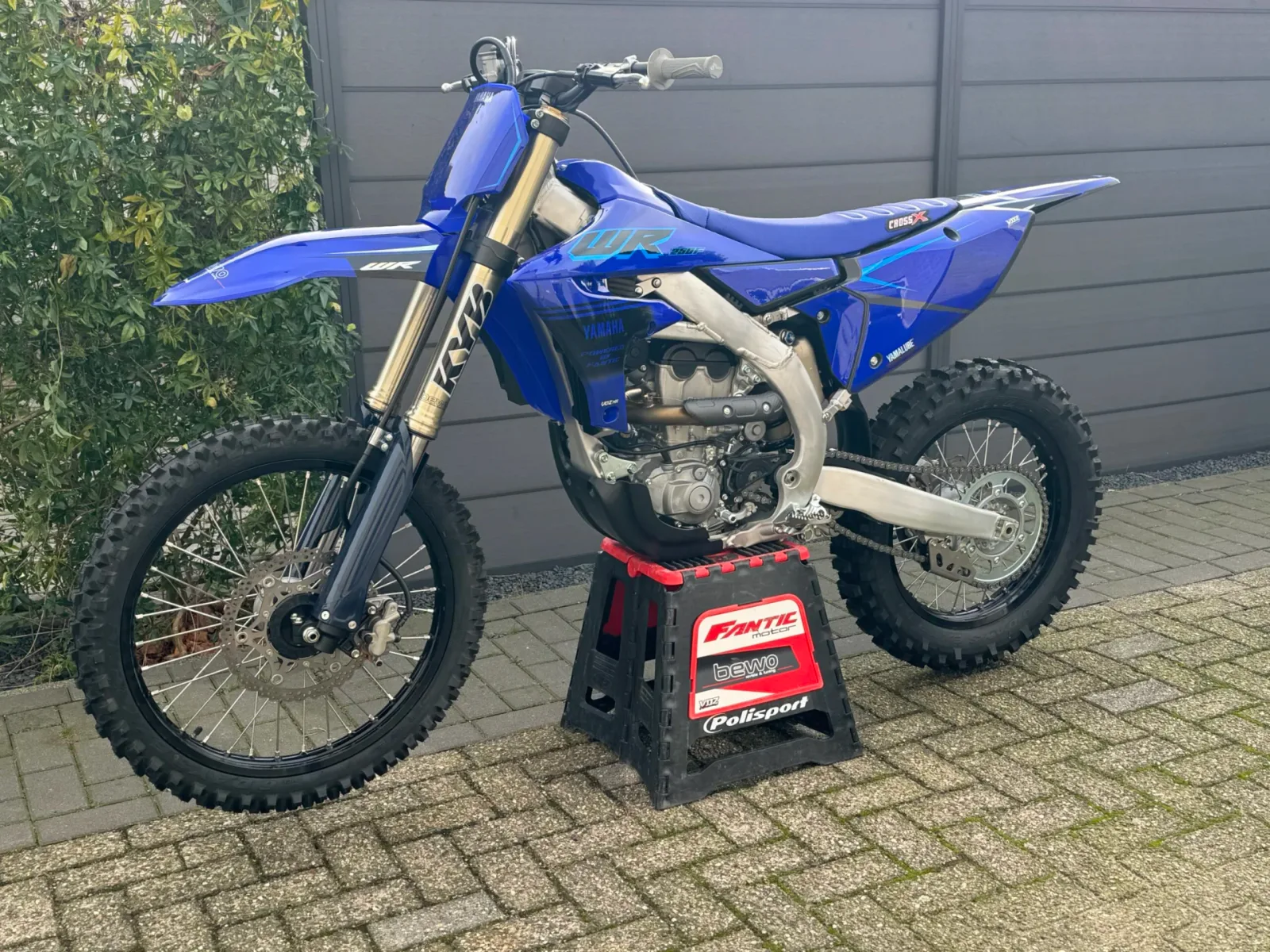 Yamaha YZ 250 F (2026) — foto 1