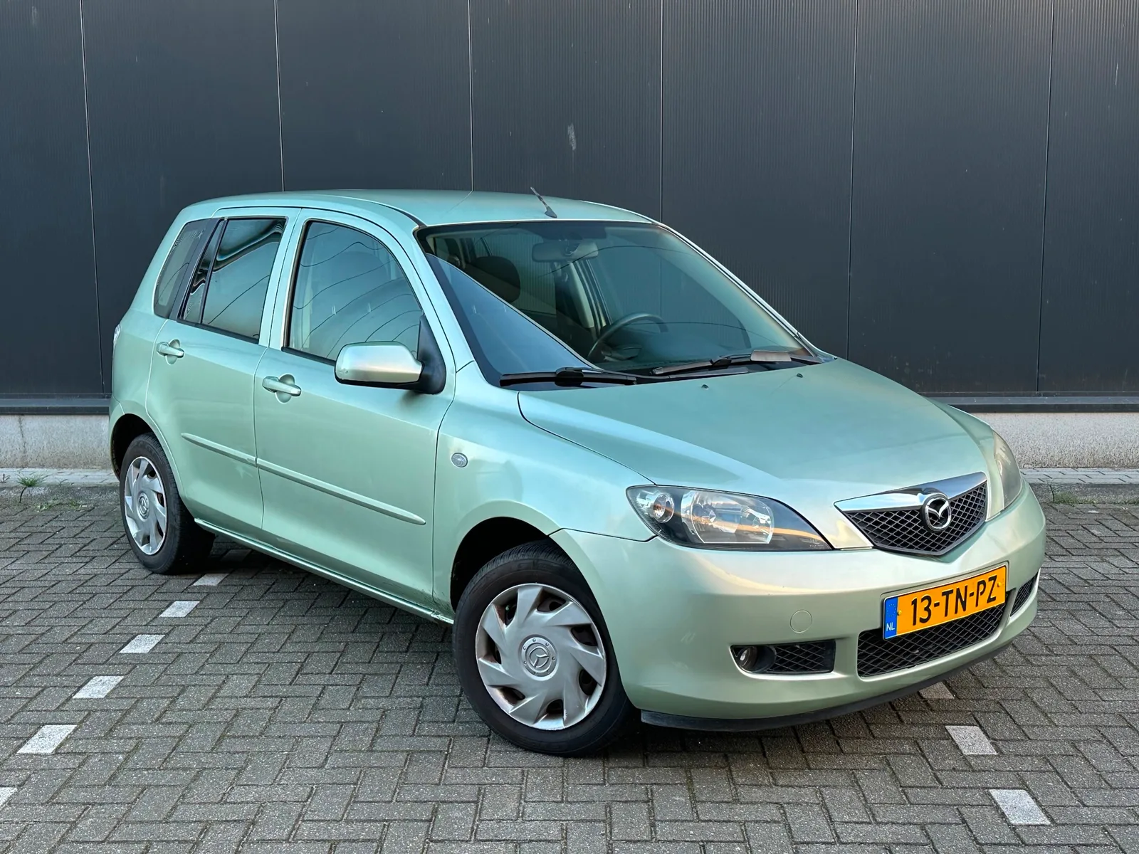 Mazda 2 (2006) — foto 1