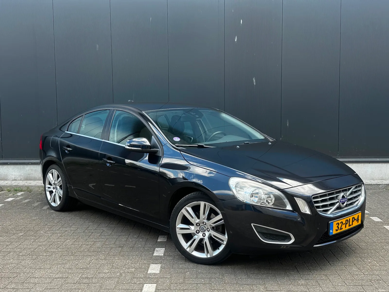 Volvo S60 (2011) — foto 1