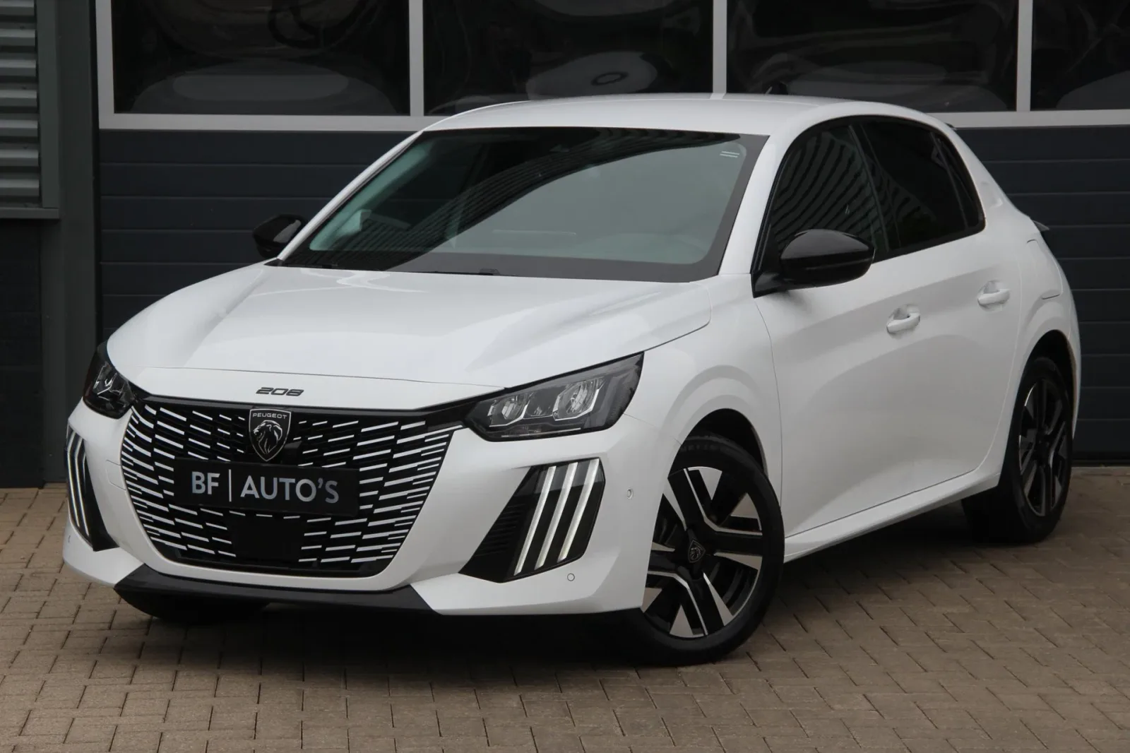 Peugeot 208 (2024) — foto 1