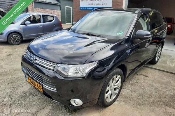 Mitsubishi Outlander (2013) — foto 1