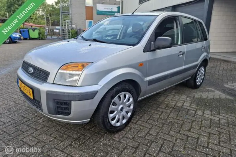 Ford Fusion (2010)