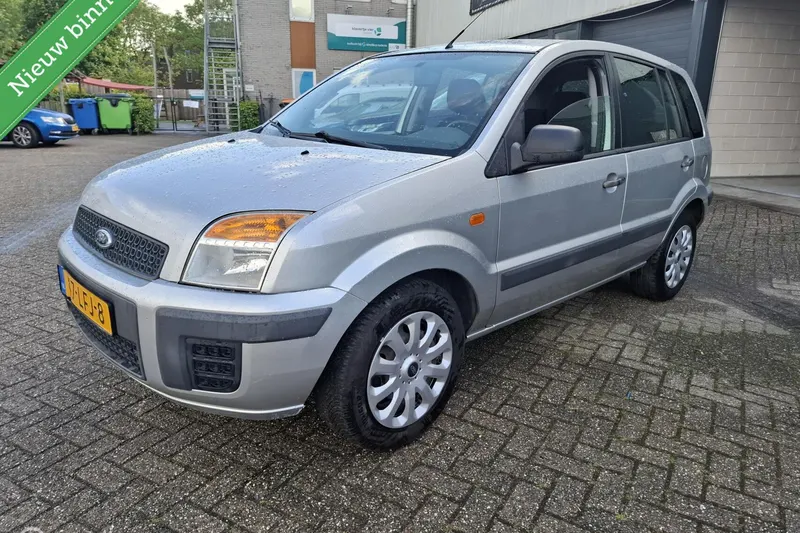 Ford Fusion (2010)