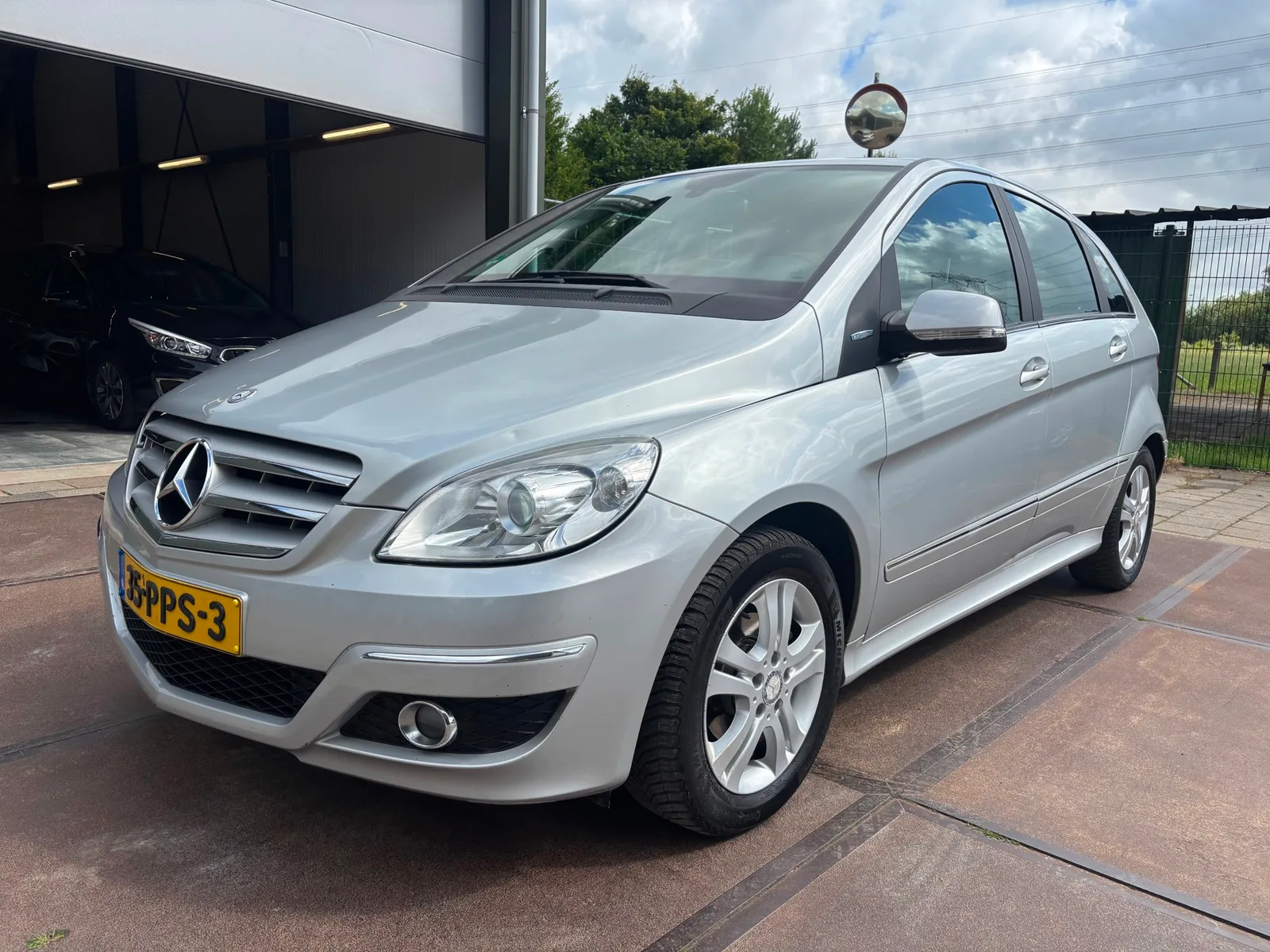 Mercedes-Benz B-Klasse (2011) — foto 1