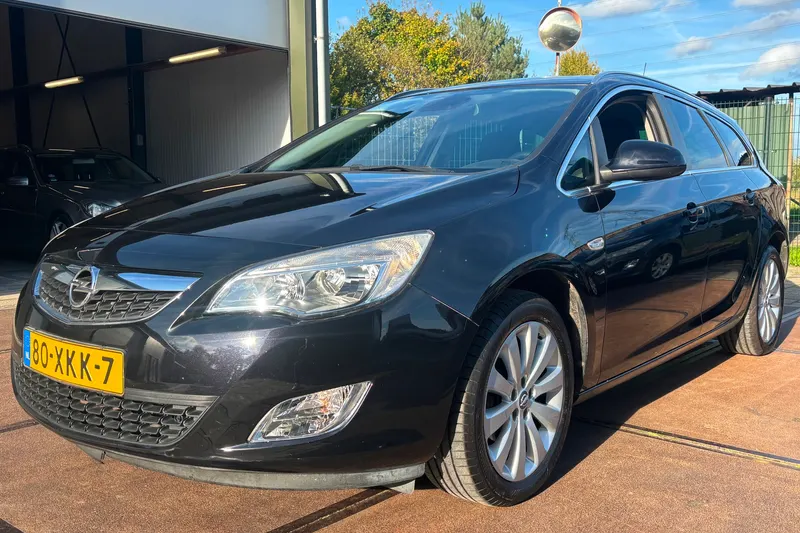 Opel Astra (2012)
