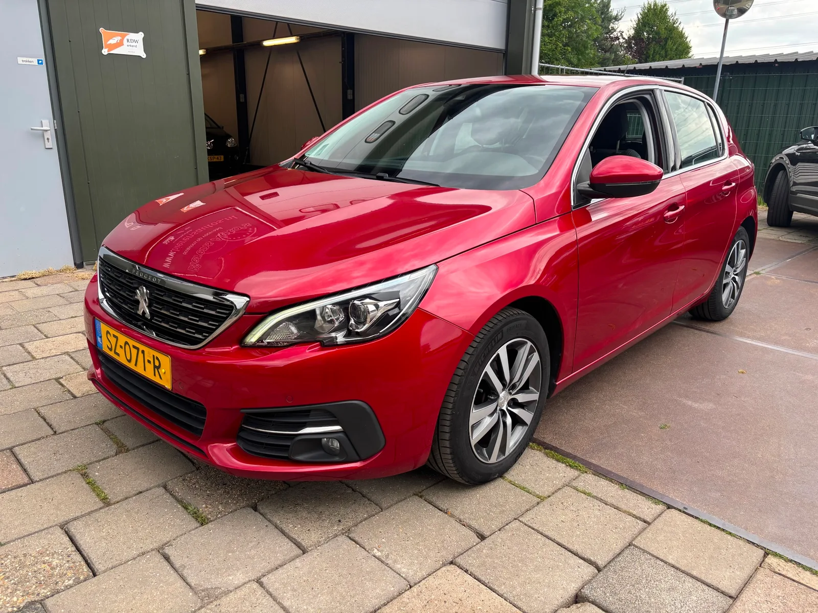 Peugeot 308 (2018) — foto 1