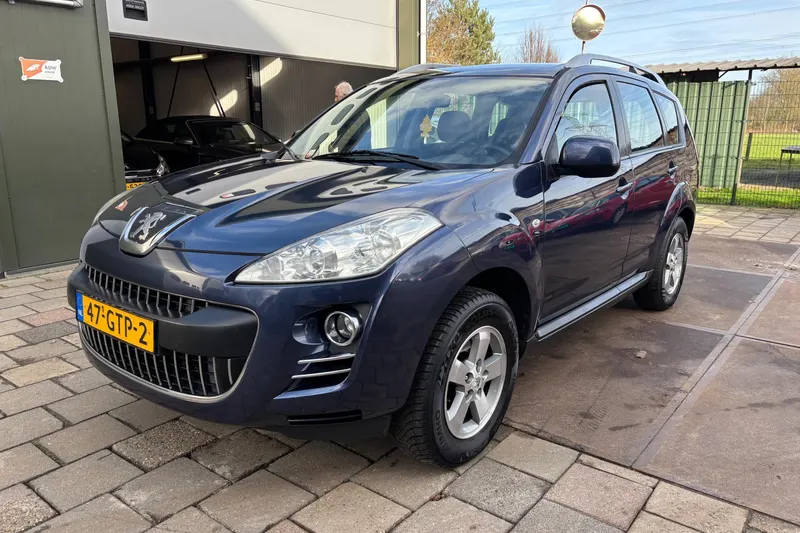 Peugeot 4007 (2008)