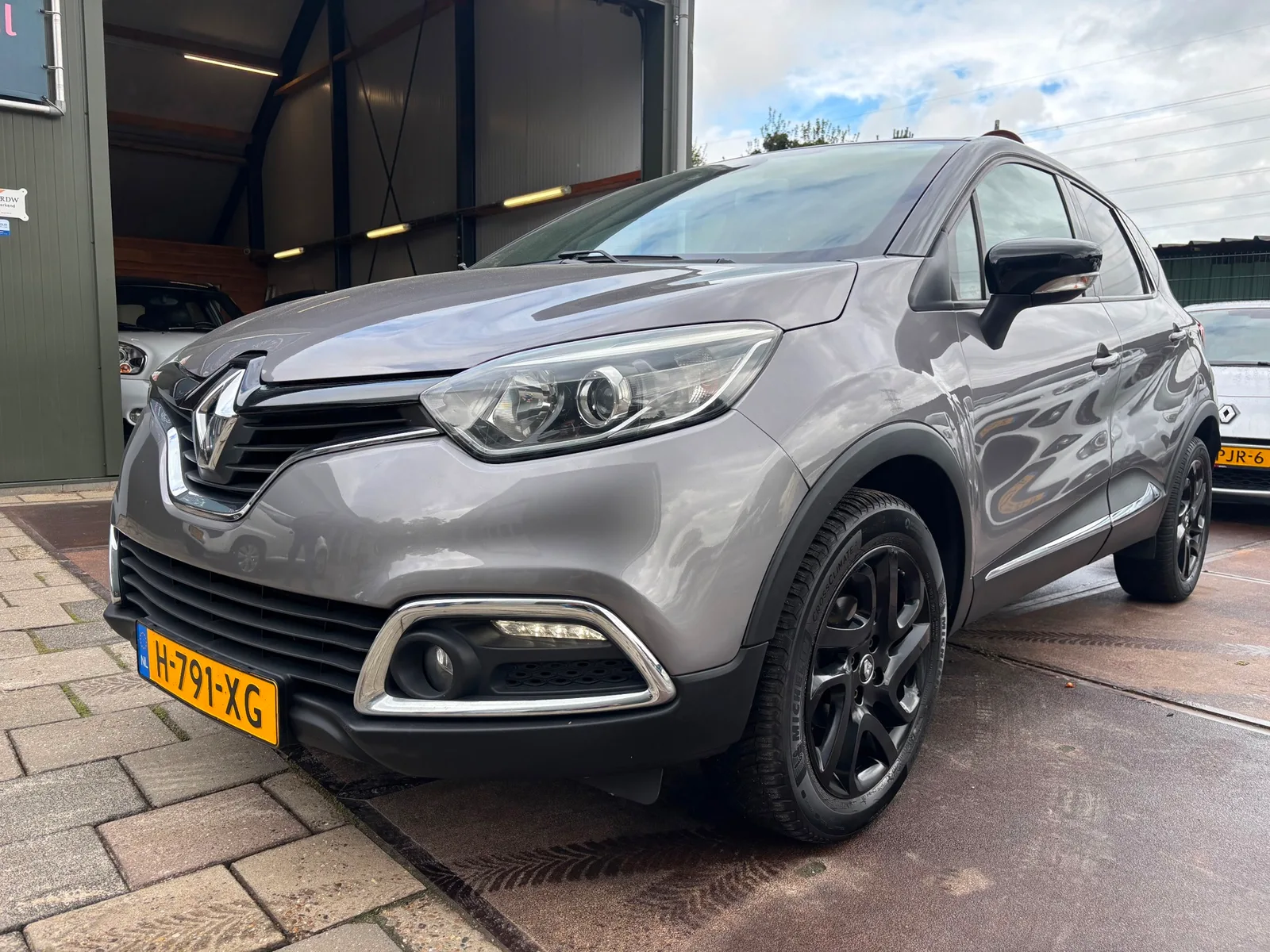 Renault Captur (2017) — foto 1