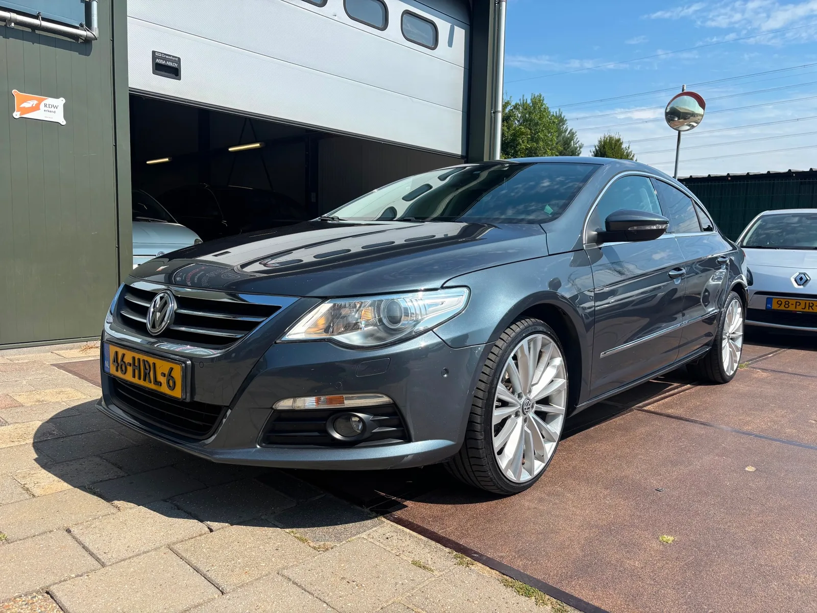 Volkswagen Passat (2009) — foto 1