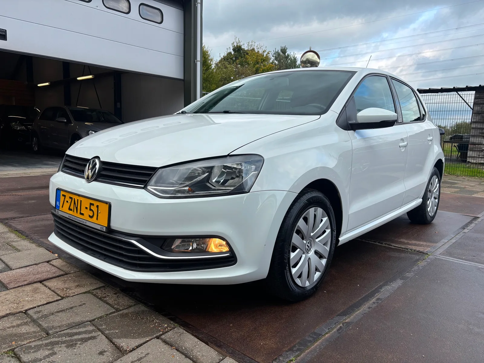 Volkswagen Polo (2015) — foto 1