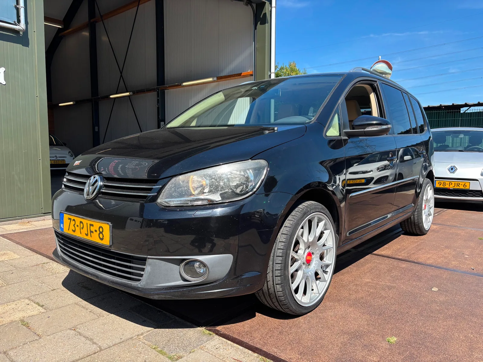 Volkswagen Touran (2011) — foto 1