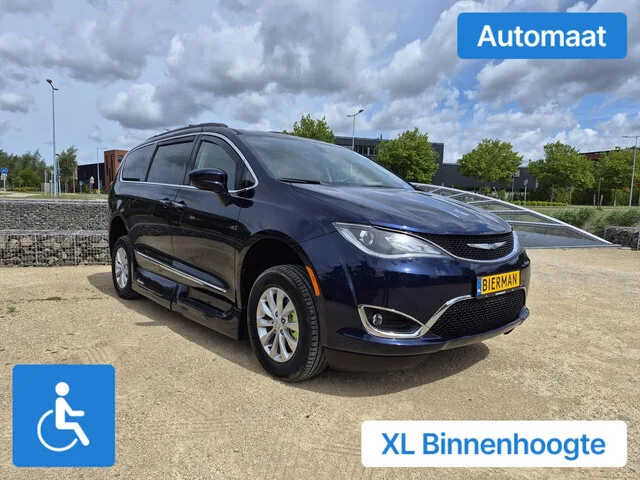 Chrysler Pacifica (2017) — foto 1