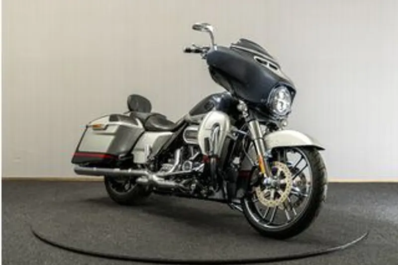 Harley-Davidson Street Glide (2019)