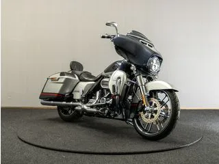 Harley-Davidson Cvo Street Glide (2019) — foto 1
