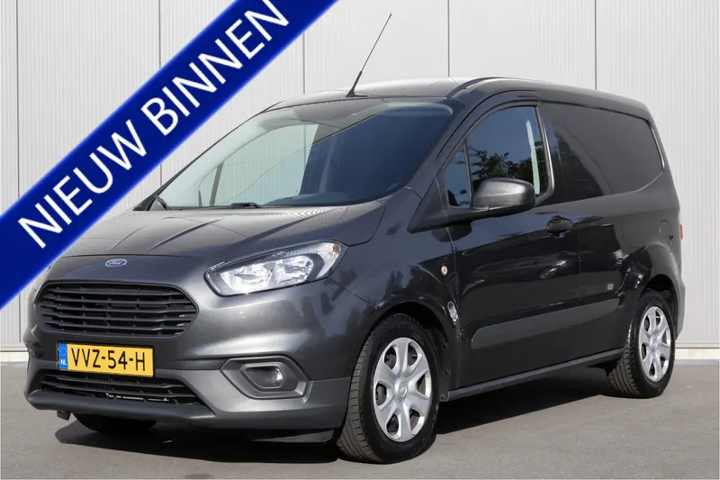 Ford Transit Courier (2023)
