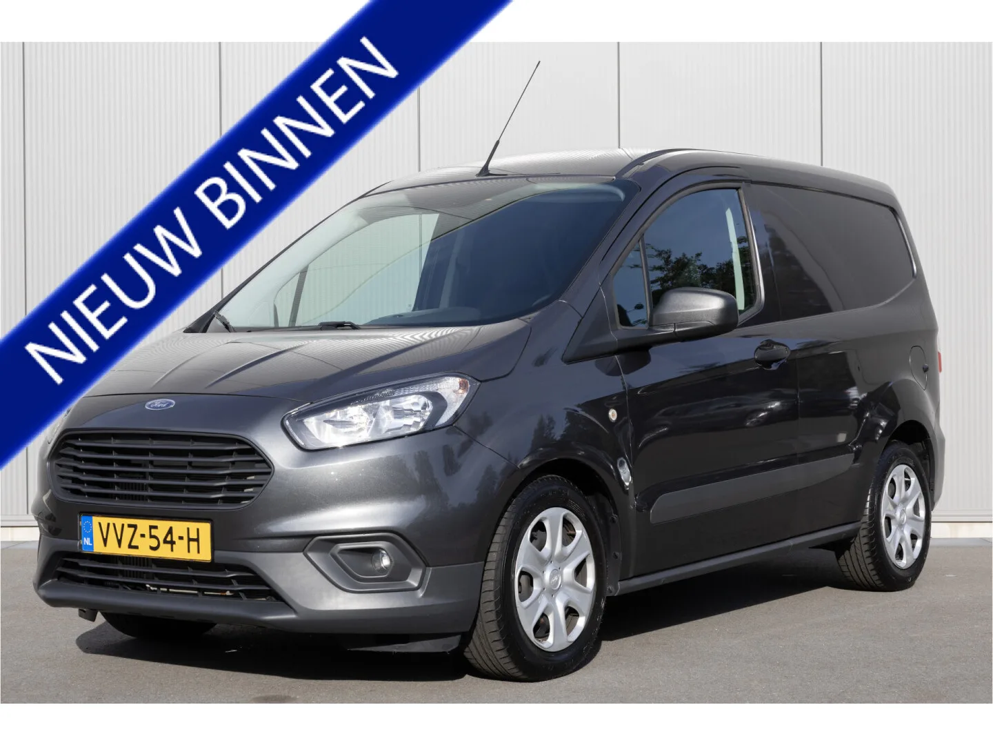 Ford Transit Courier (2023) — foto 1