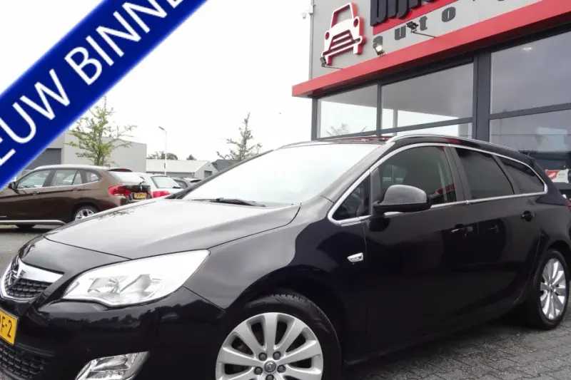 Opel Astra (2011)