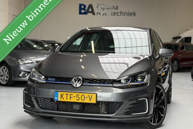 Volkswagen Golf (2017)