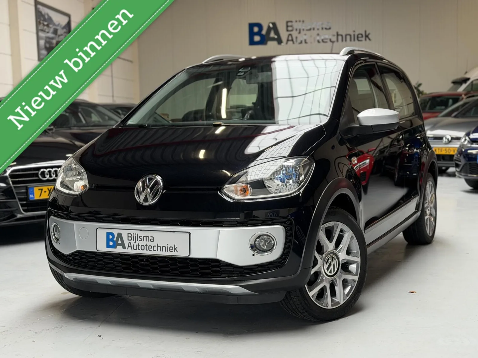 Volkswagen Up! (2014) — foto 1