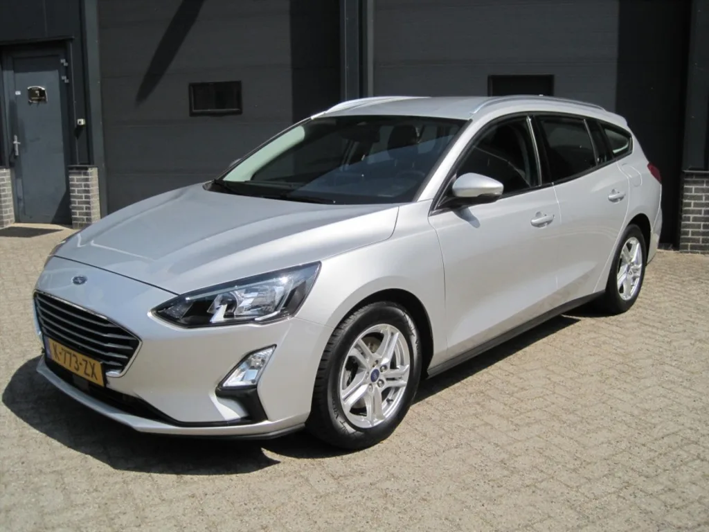 Ford Focus (2021) — foto 1