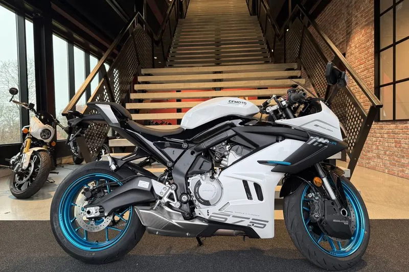 CFMoto 675SR-R (2026)