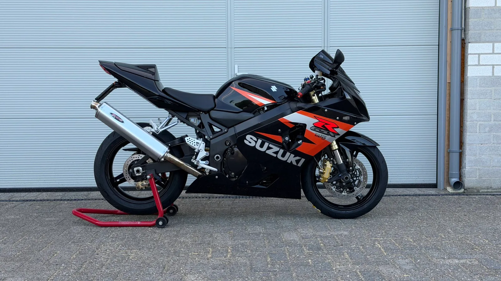 Suzuki GSX-R600 (2005) — foto 1