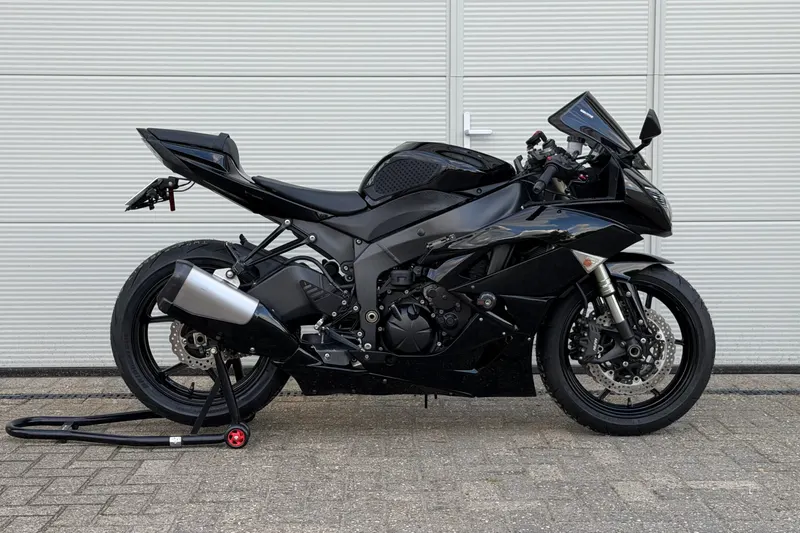 Kawasaki ZX-6R (2010)