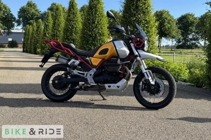 Moto Guzzi V85 TT (2022)