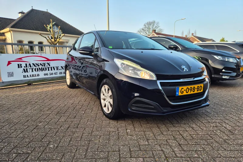 Peugeot 208 (2015)