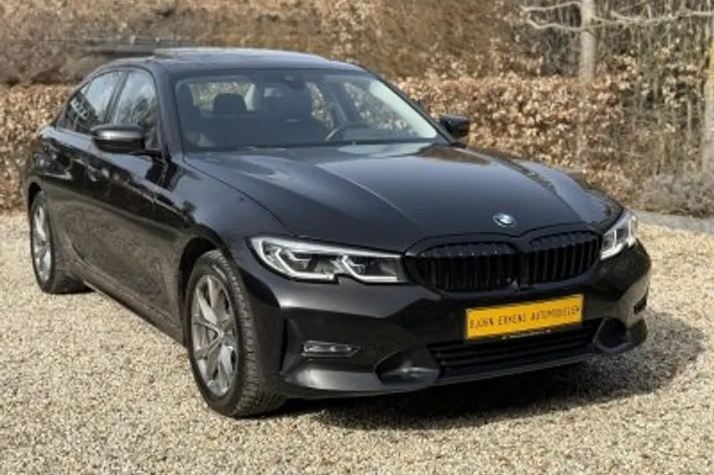 BMW 330e (2020)