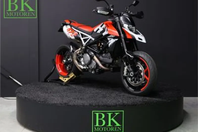 Ducati Hypermotard 950 RVE (2025)