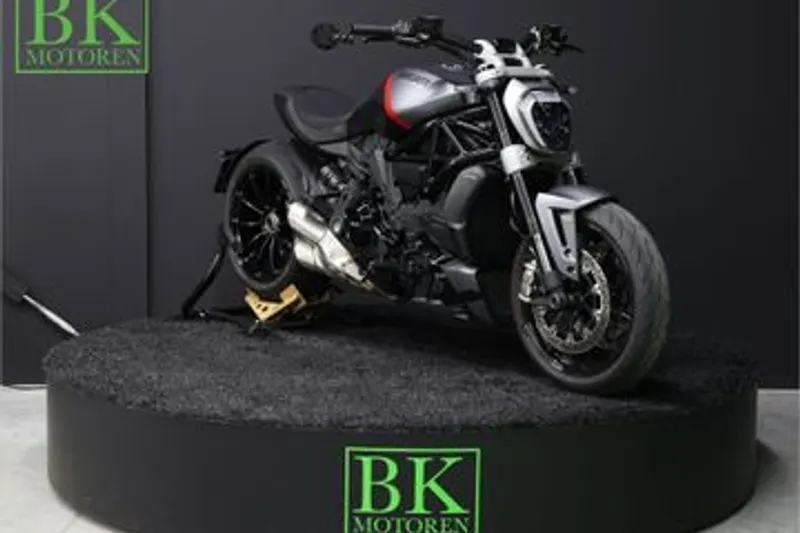 Ducati Xdiavel Black Star (2021)