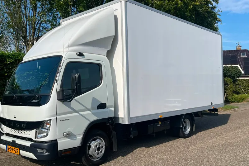 FUSO Canter (2023)