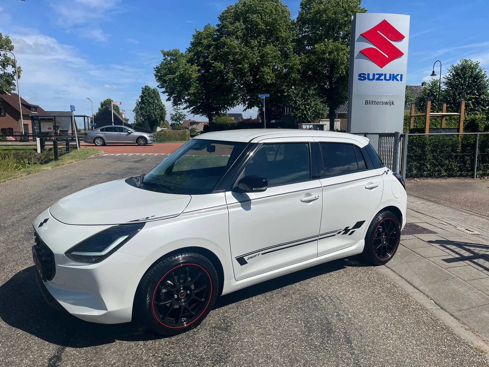 Suzuki Swift (2024) — foto 1