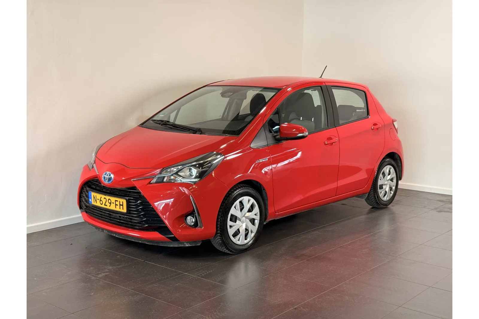 Toyota Yaris (2018) — foto 1